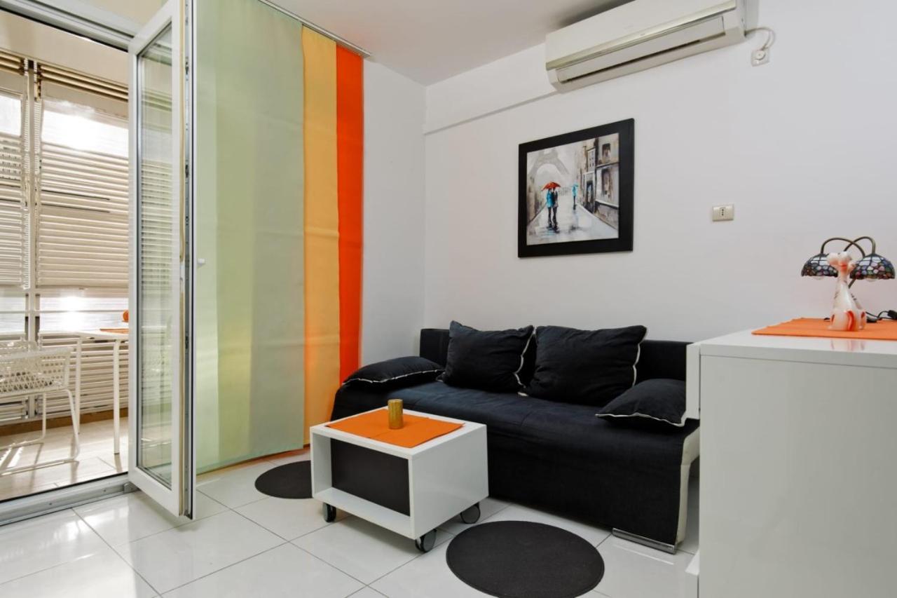 Apartment Sunny Side Up *